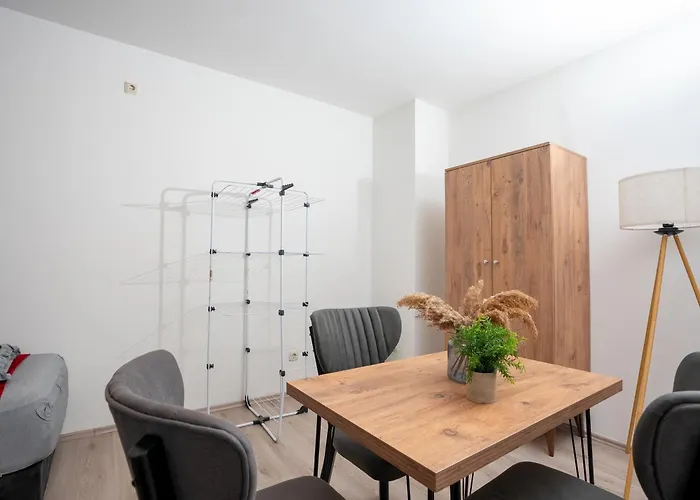 Livemore24 - Space In Wlan - Smart-tv - 24-7 Check-in Und Kueche